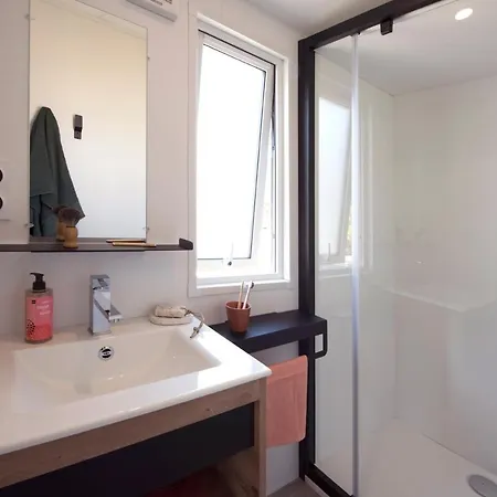 Aux Oiseaux مكان تخييم L'Ile-d'Olonne