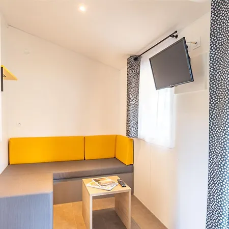 Aux Oiseaux مكان تخييم